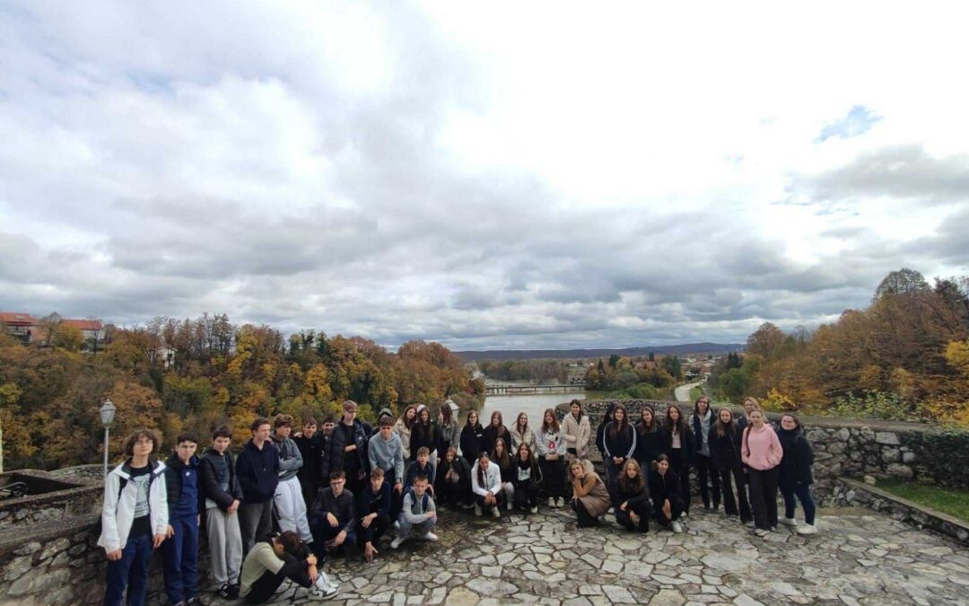 Terenska nastava 8.a i 8.b razreda u Ozalj i Karlovac